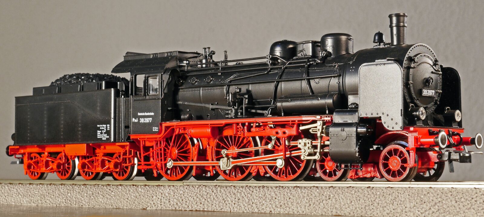 Panasonic Lumix DMC-GH3 sample photo. Steam locomotive, person locomotive photography