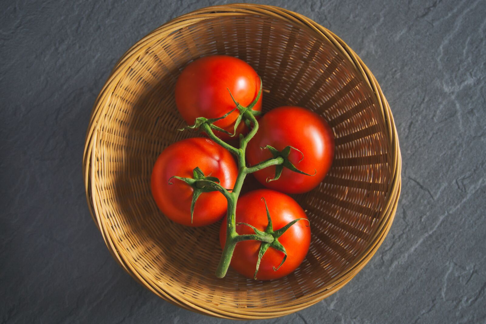 Sony a6000 sample photo. Tomatoes, basket, vegetables photography