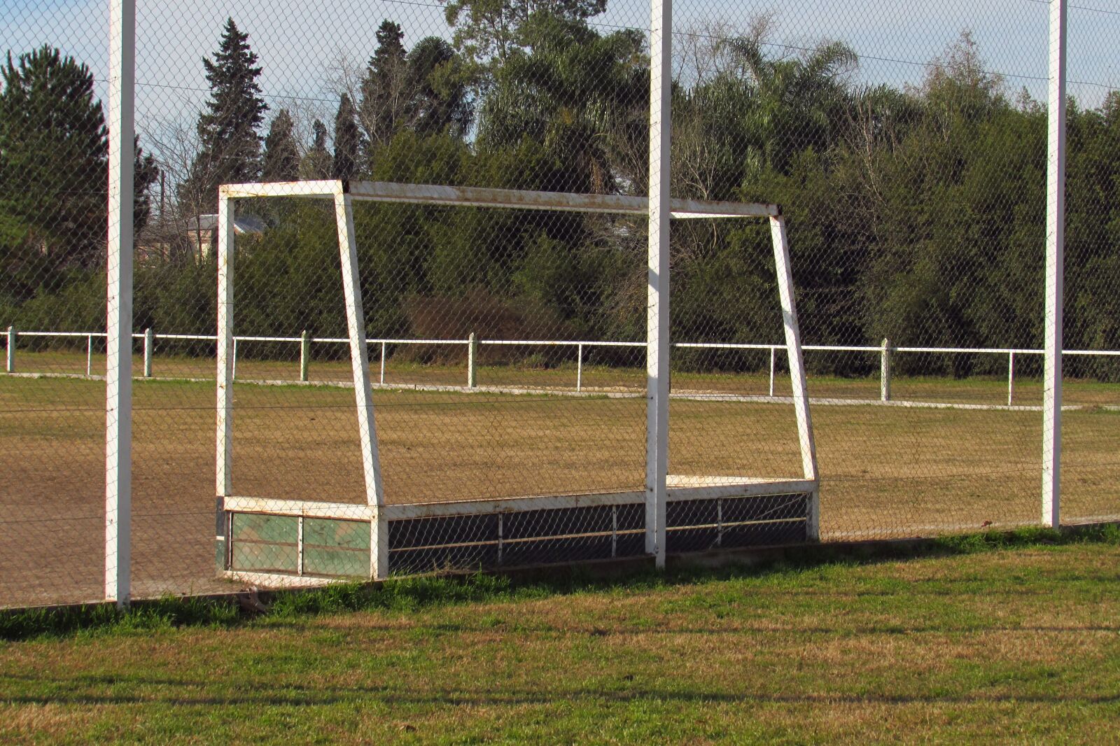 Canon PowerShot SX510 HS sample photo. Arc, football, court photography