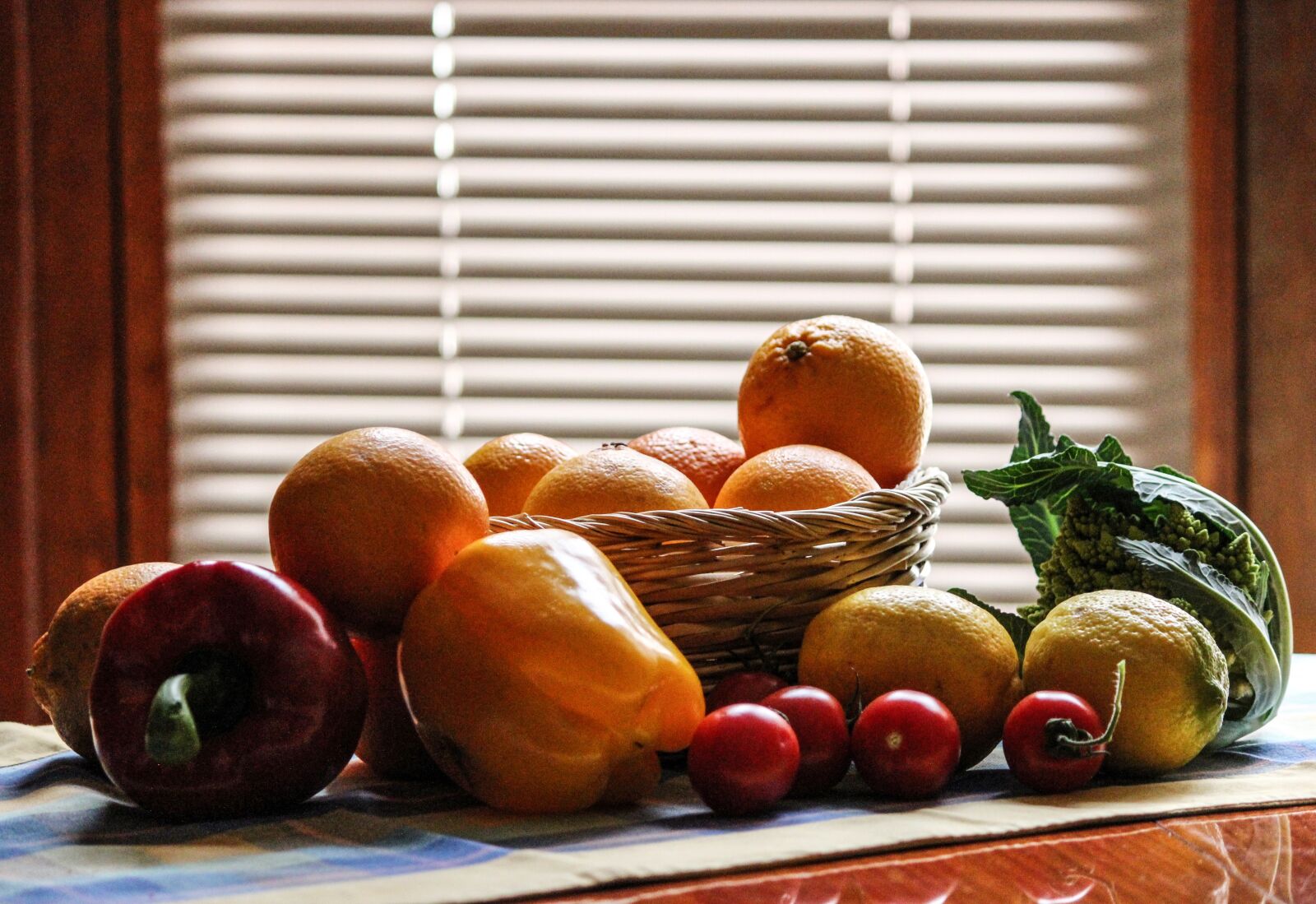 Canon EOS 550D (EOS Rebel T2i / EOS Kiss X4) sample photo. Fruit, vegetables, table photography