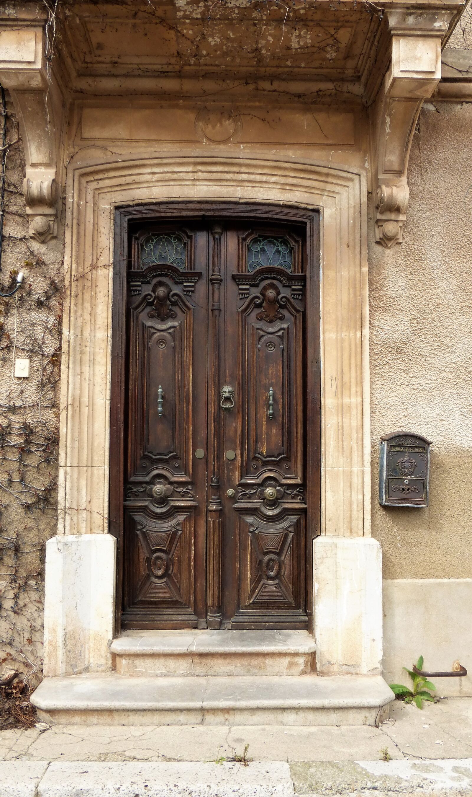 Panasonic Lumix DMC-ZS25 (Lumix DMC-TZ35) sample photo. Architecture, house, threshold photography