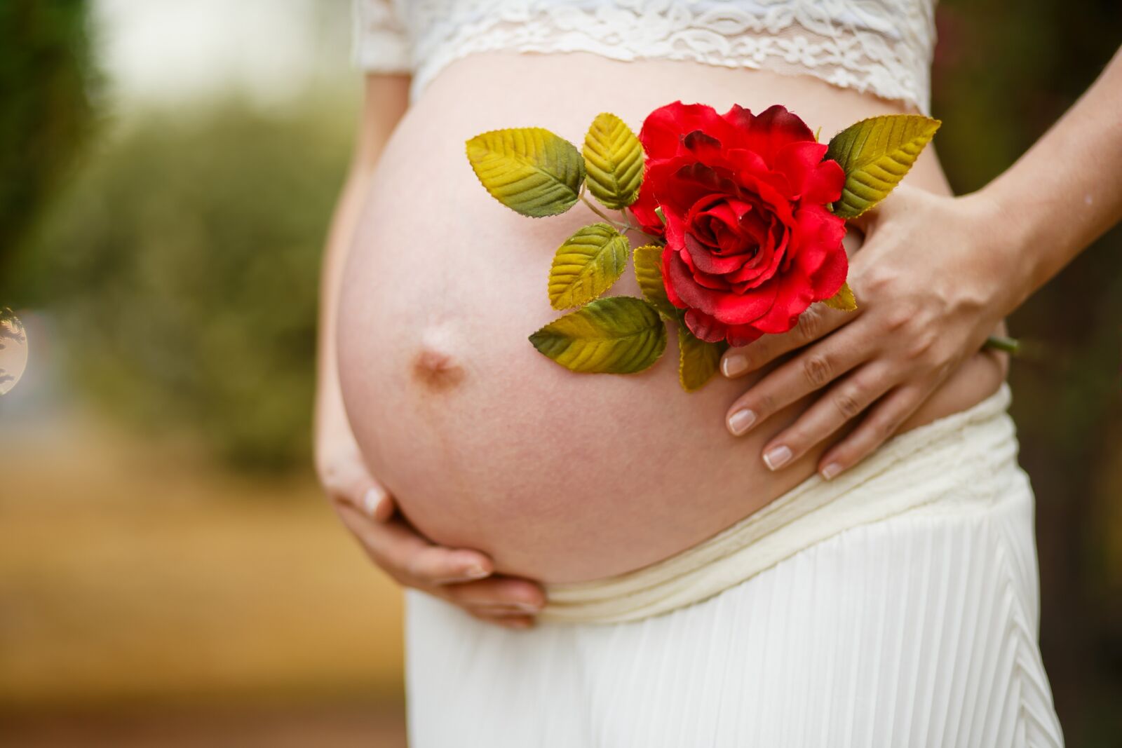 Canon EF 85mm F1.8 USM sample photo. Pregnant woman, pregnancy, rosa photography