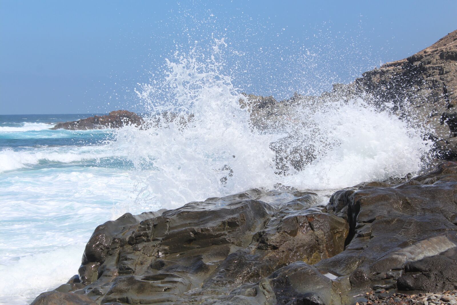 Canon EOS 650D (EOS Rebel T4i / EOS Kiss X6i) sample photo. Sea, surf, spray photography