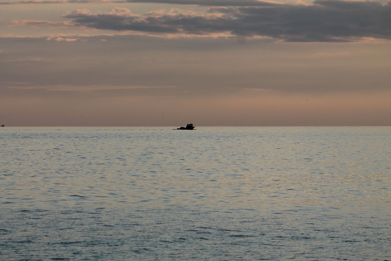 Canon EF75-300mm f/4-5.6 sample photo. Ship, sunset, marine photography
