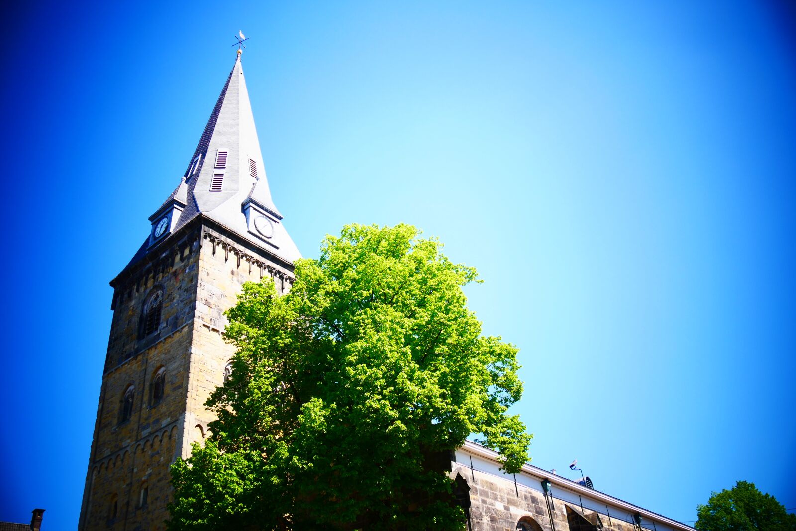 Panasonic Lumix DMC-G85 (Lumix DMC-G80) sample photo. Enschede, church, church tower photography