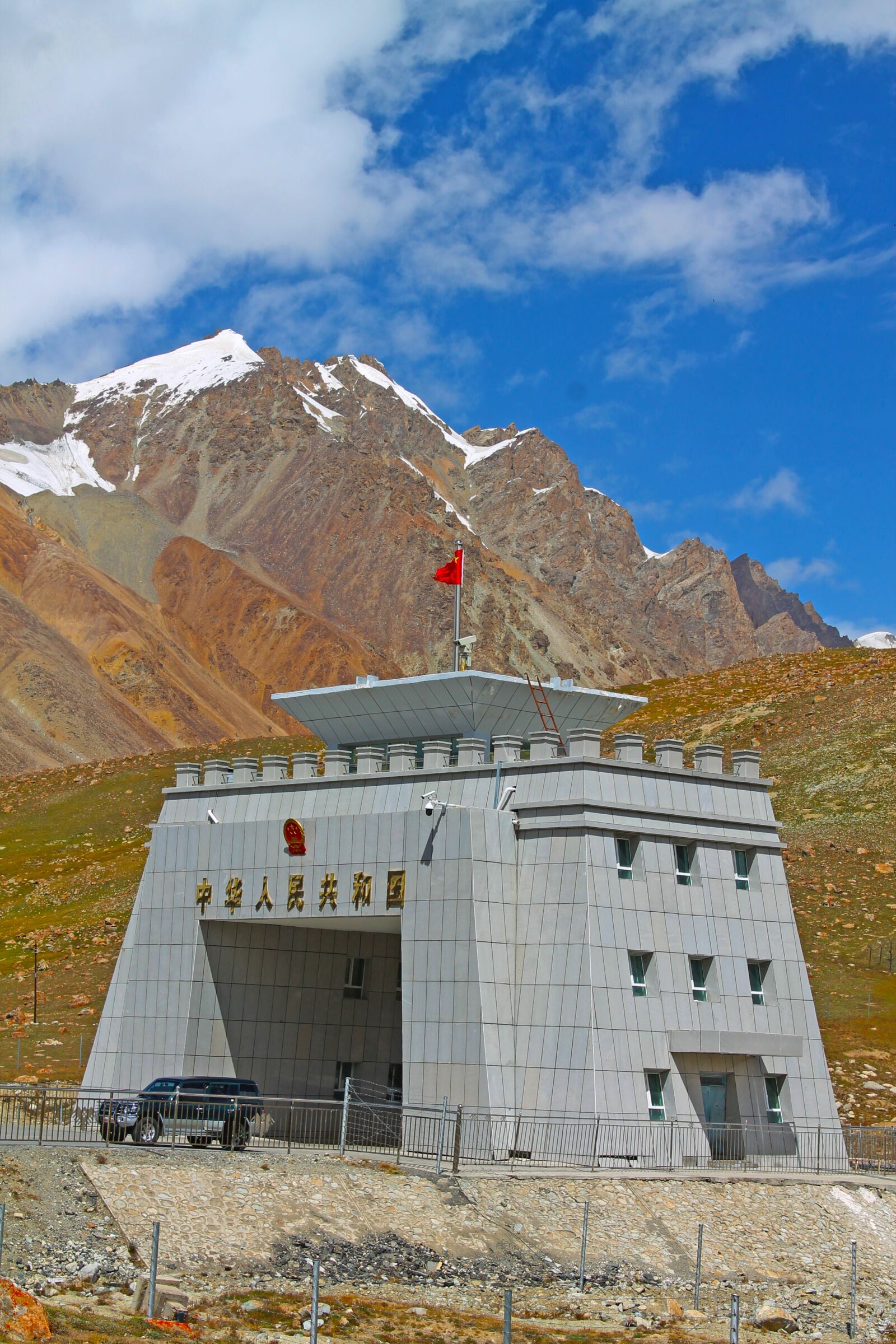 Canon EOS 1100D (EOS Rebel T3 / EOS Kiss X50) sample photo. Pakistan, pass, china photography