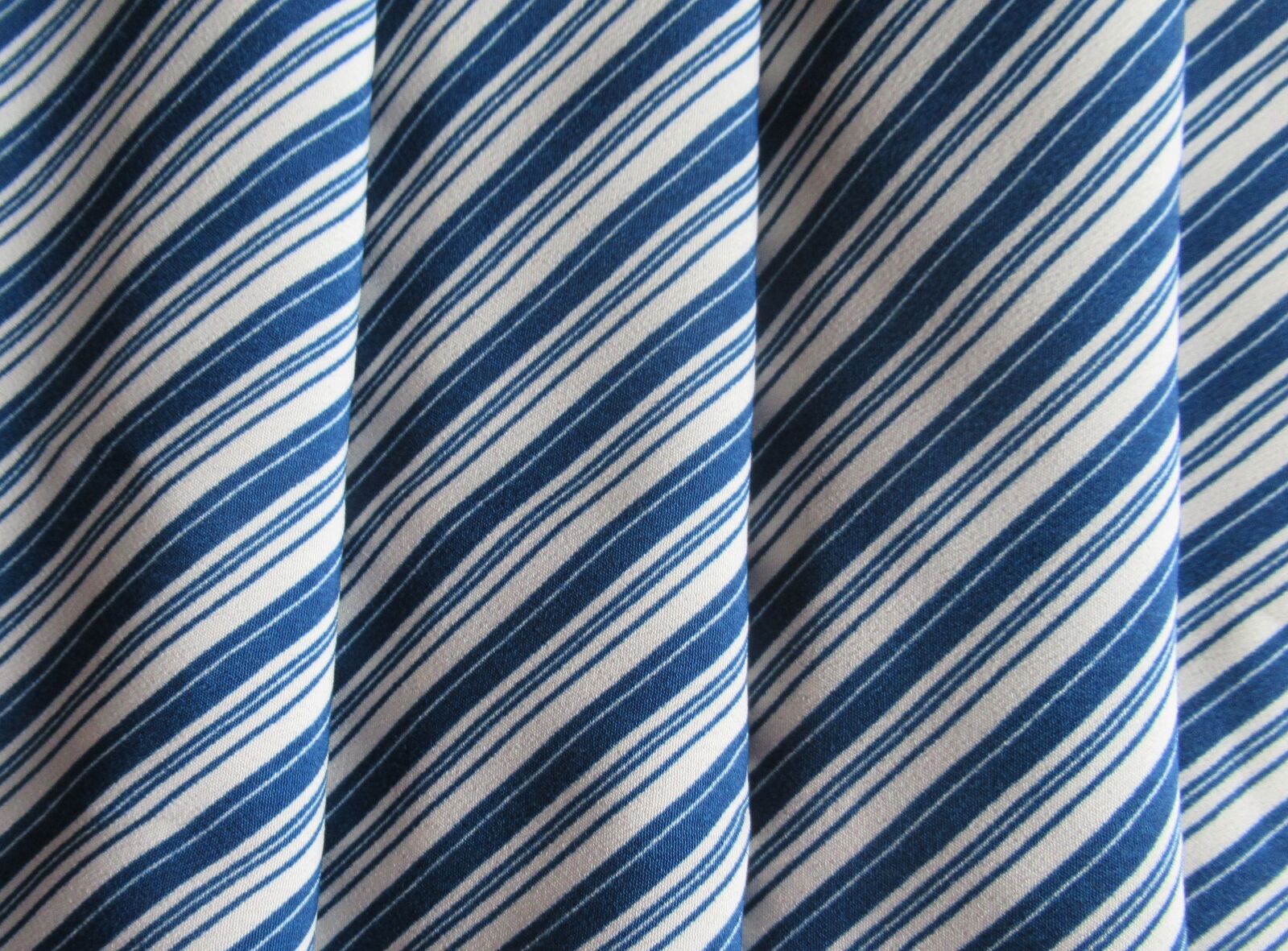 Canon PowerShot SX620 HS sample photo. Textile, striped, blue photography