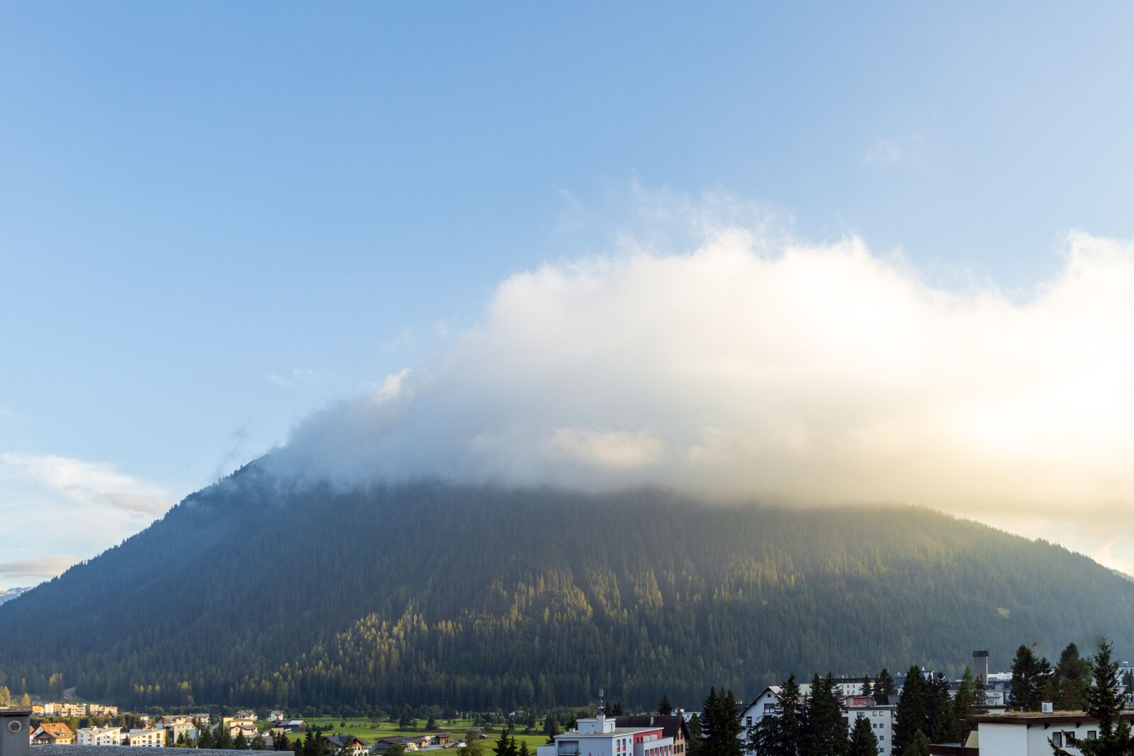 Canon EOS R sample photo. Fog, mood, mountains photography