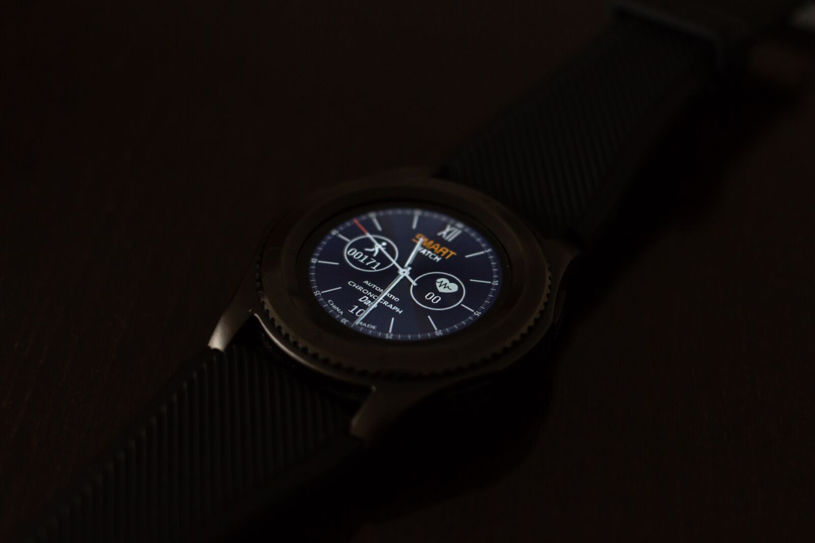 Canon EF 40mm F2.8 STM sample photo. Clock, smartwatch, wrist watch photography