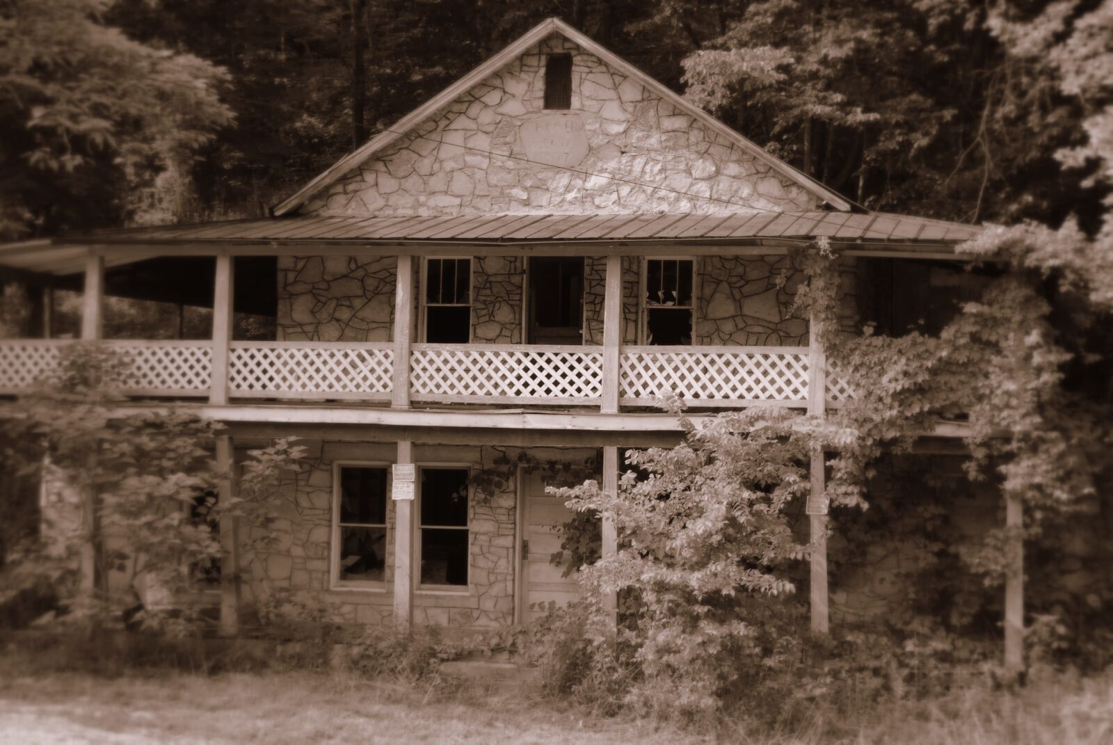 Nikon D3000 sample photo. Haunted, house, dark photography