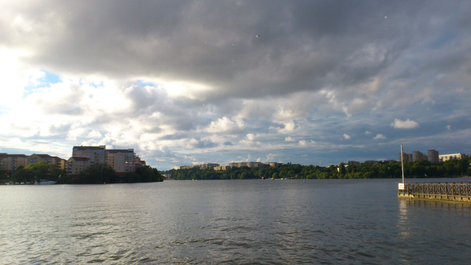 Sony Ericsson Xperia arc S sample photo. Bird, cloudy, sky, kungsholmen photography