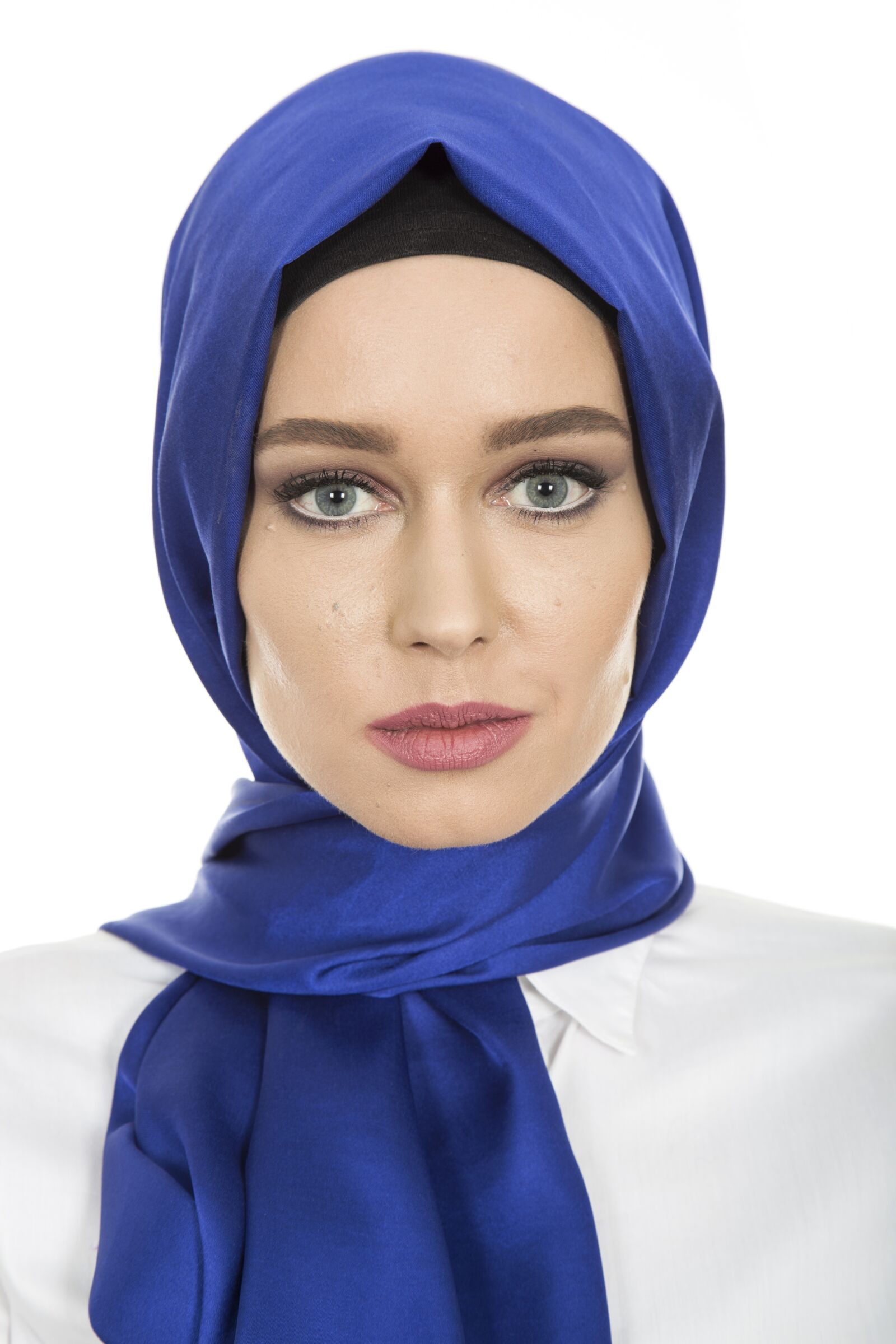 Canon EOS 6D + Canon EF 24-105mm F4L IS USM sample photo. Hijab, head cover, hair photography