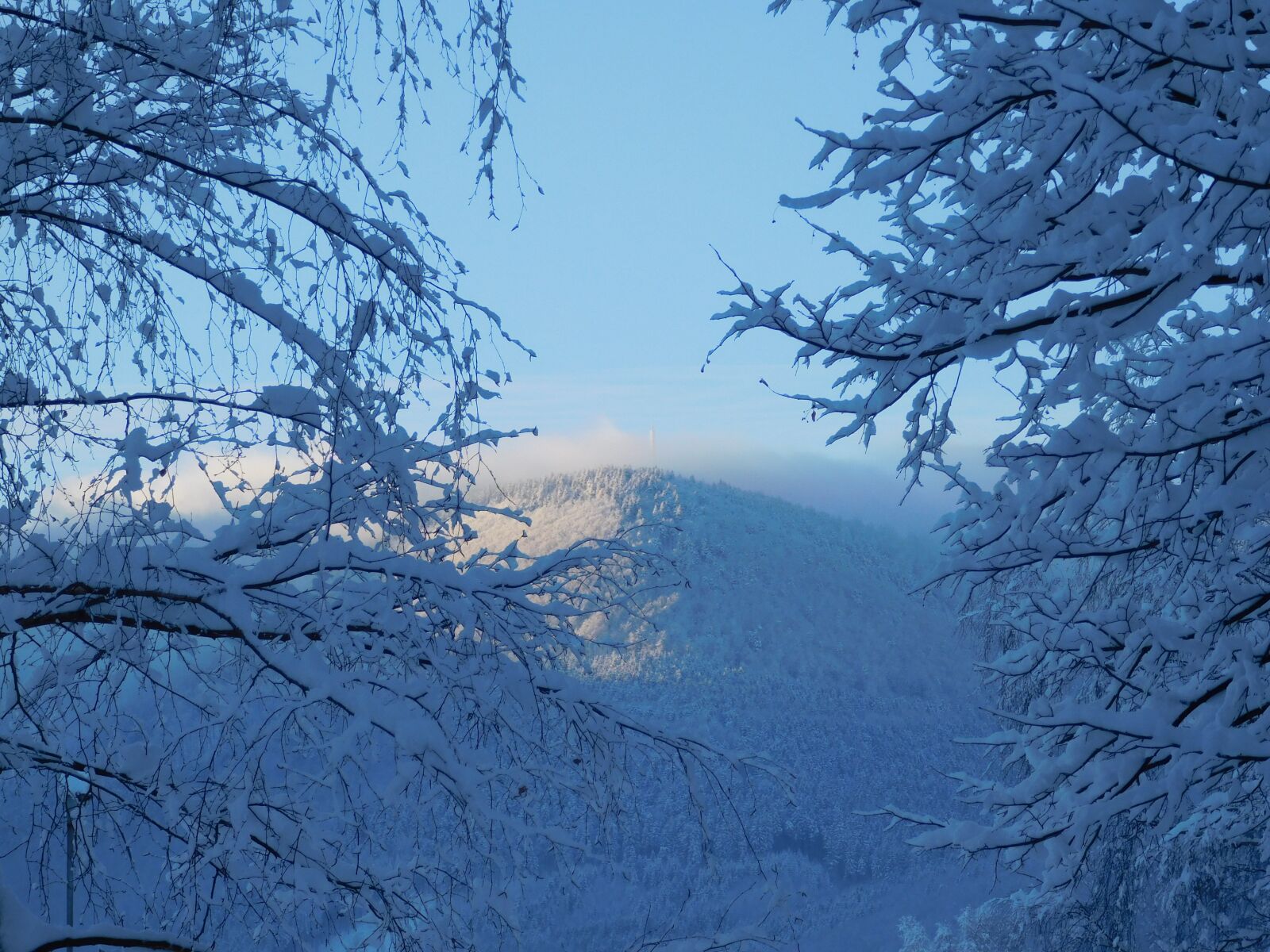 Nikon Coolpix L840 sample photo. Radhošť, snowy, landscape photography