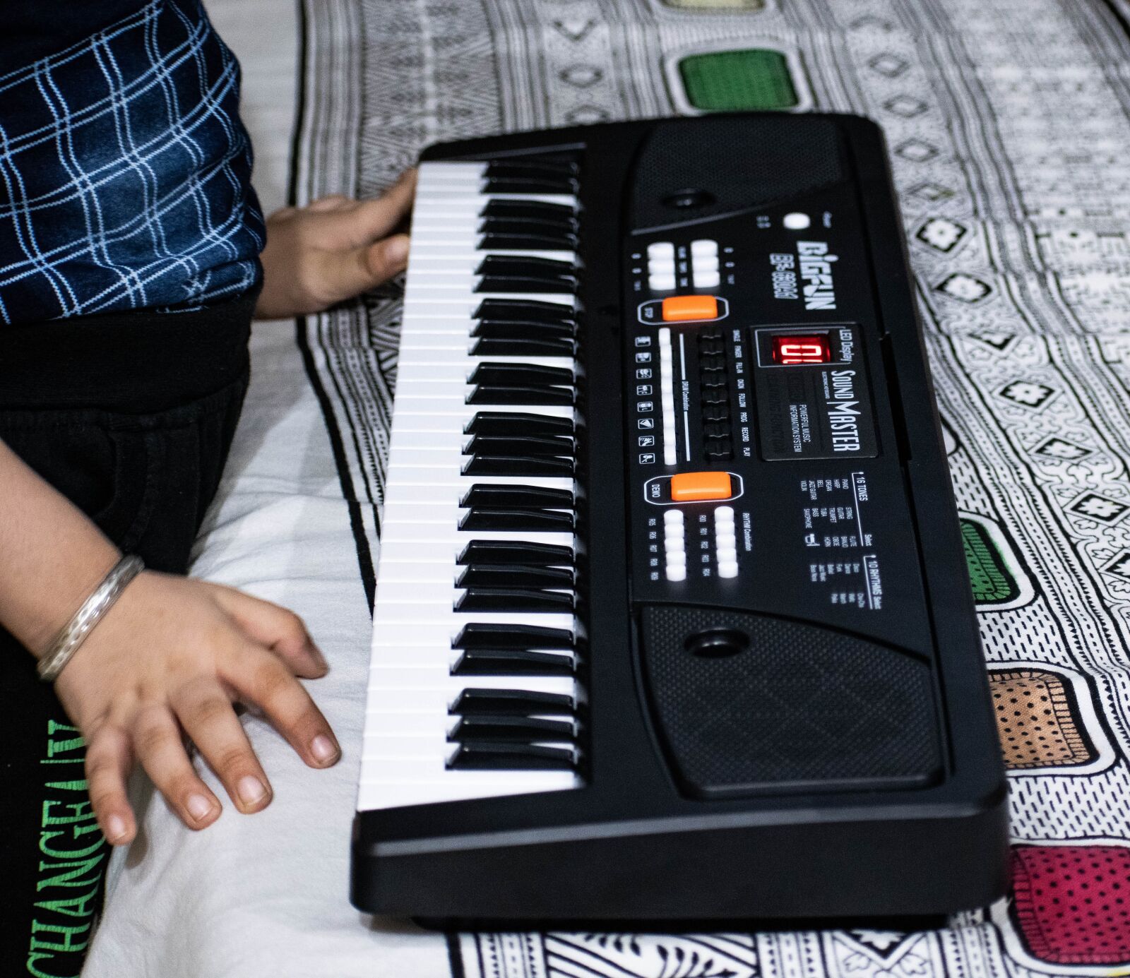 Nikon D3300 sample photo. Piano, playing, instrument photography