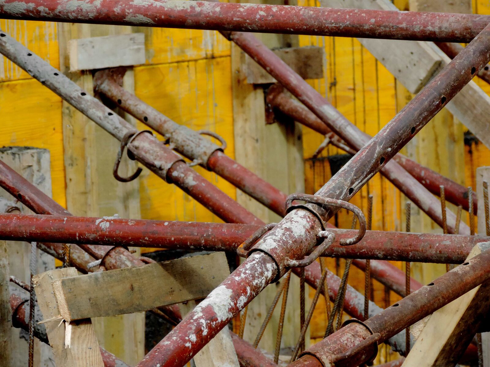 Nikon Coolpix P520 sample photo. Industry, chain, steel, iron photography