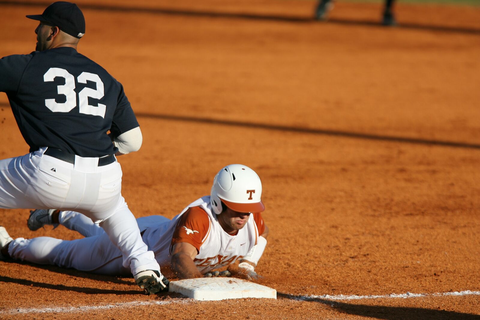 Canon EOS-1D Mark II N sample photo. Baseball, safe at first photography