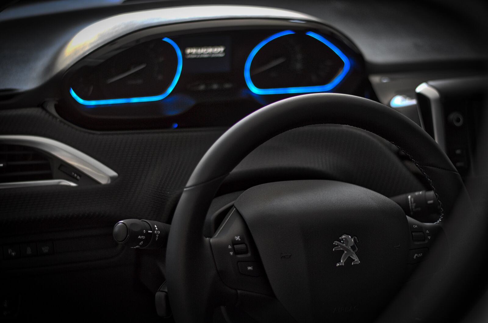 Nikon D5100 sample photo. Auto, the interior of photography
