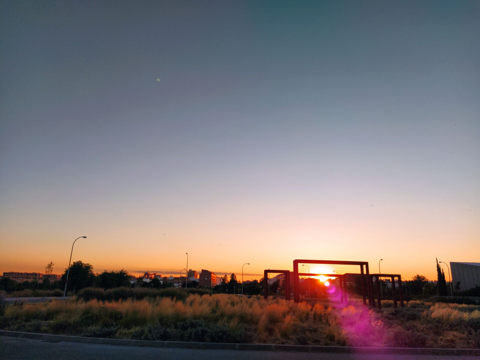 Xiaomi Mi A3 sample photo. Sunset, city, colors photography