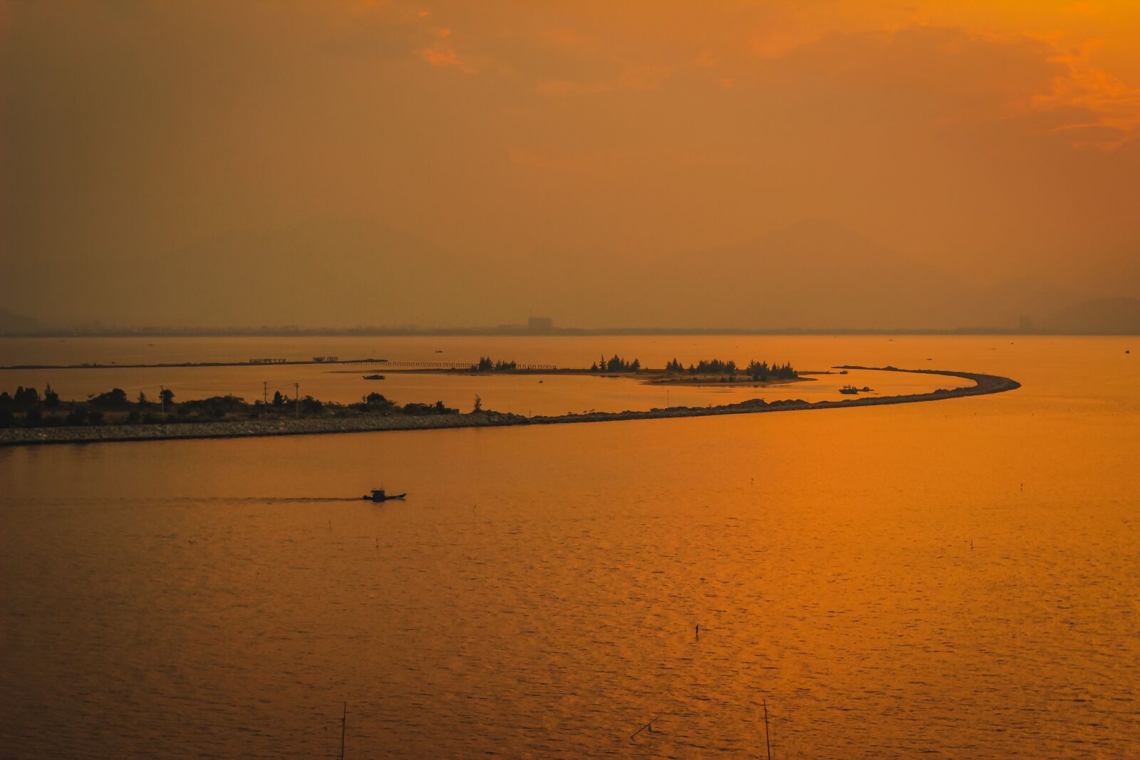 Canon EOS 600D (Rebel EOS T3i / EOS Kiss X5) sample photo. Sea, sunset, boat photography