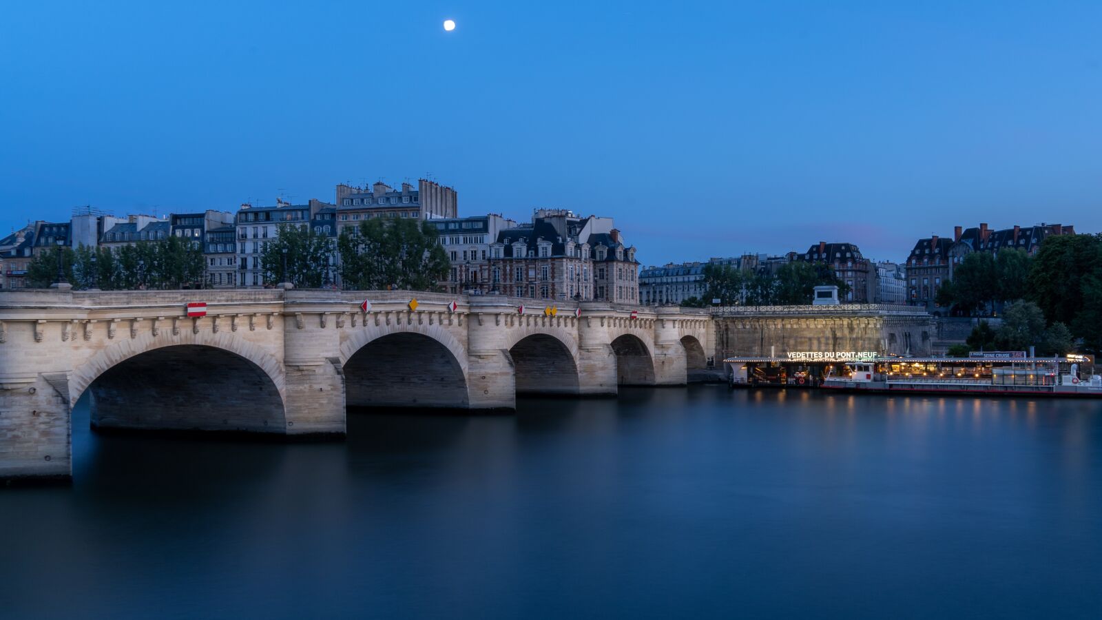 Sony a7 III + Sony FE 24-240mm F3.5-6.3 OSS sample photo. Paris, river, new bridge photography