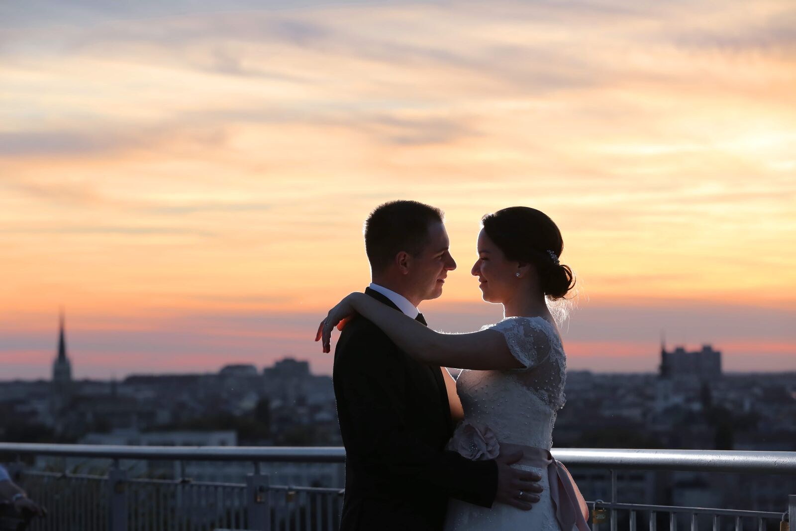 Canon EOS 5D Mark III sample photo. Wedding, hug, wedding dress photography