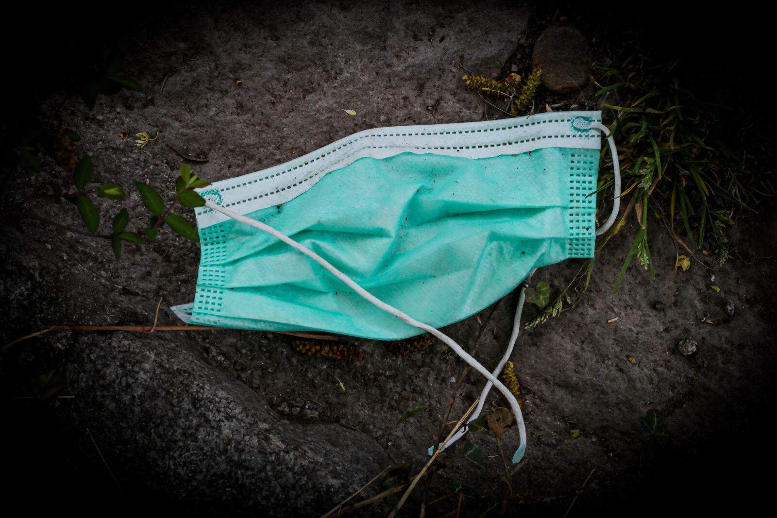 Canon EF 50mm F1.8 II sample photo. Mask, plastic, respiratory protection photography