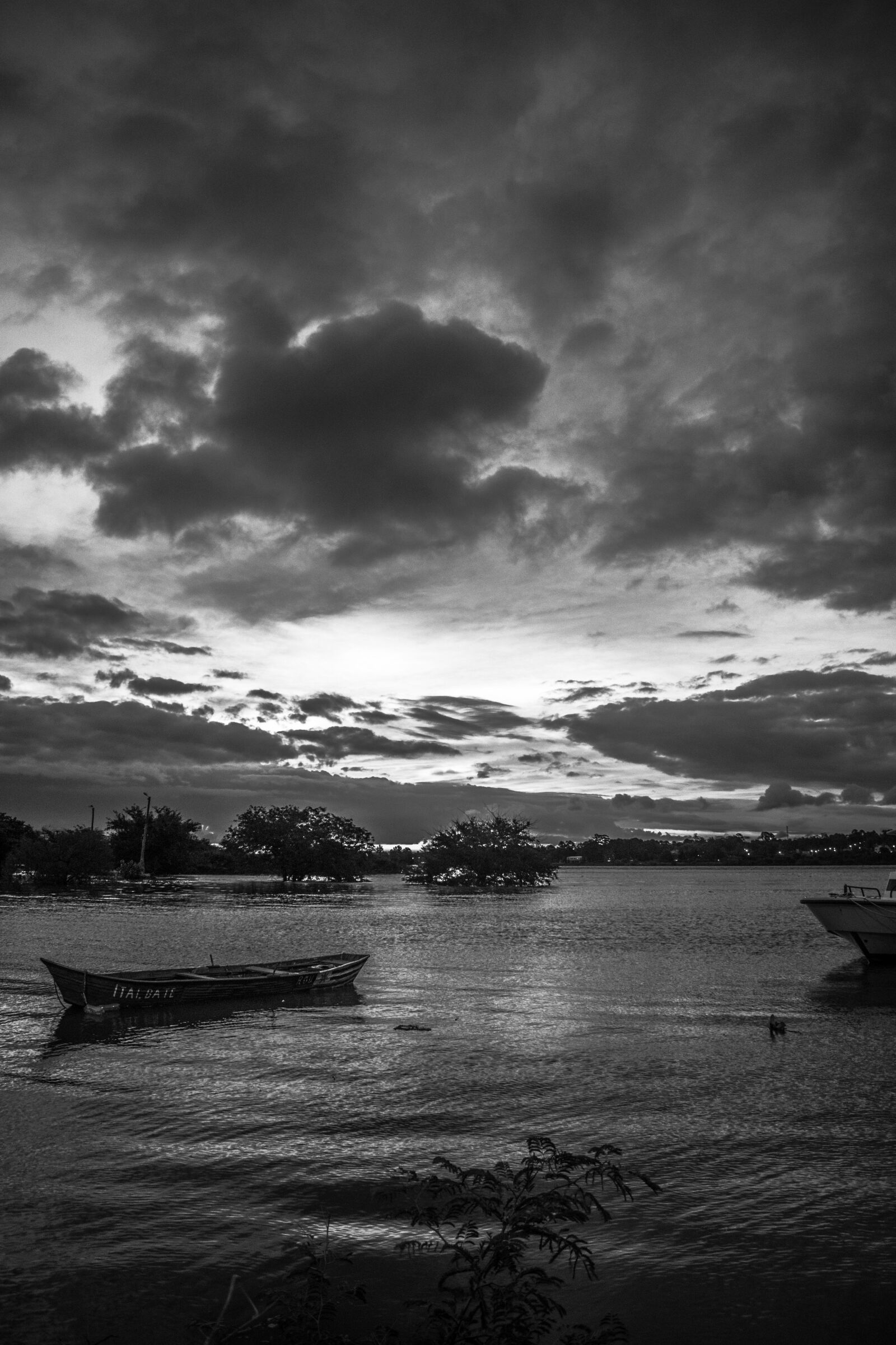 Nikon D3400 sample photo. Landscape, sky, boat photography
