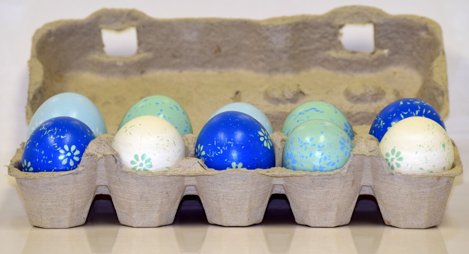Nikon D3300 sample photo. Easter eggs, egg box photography