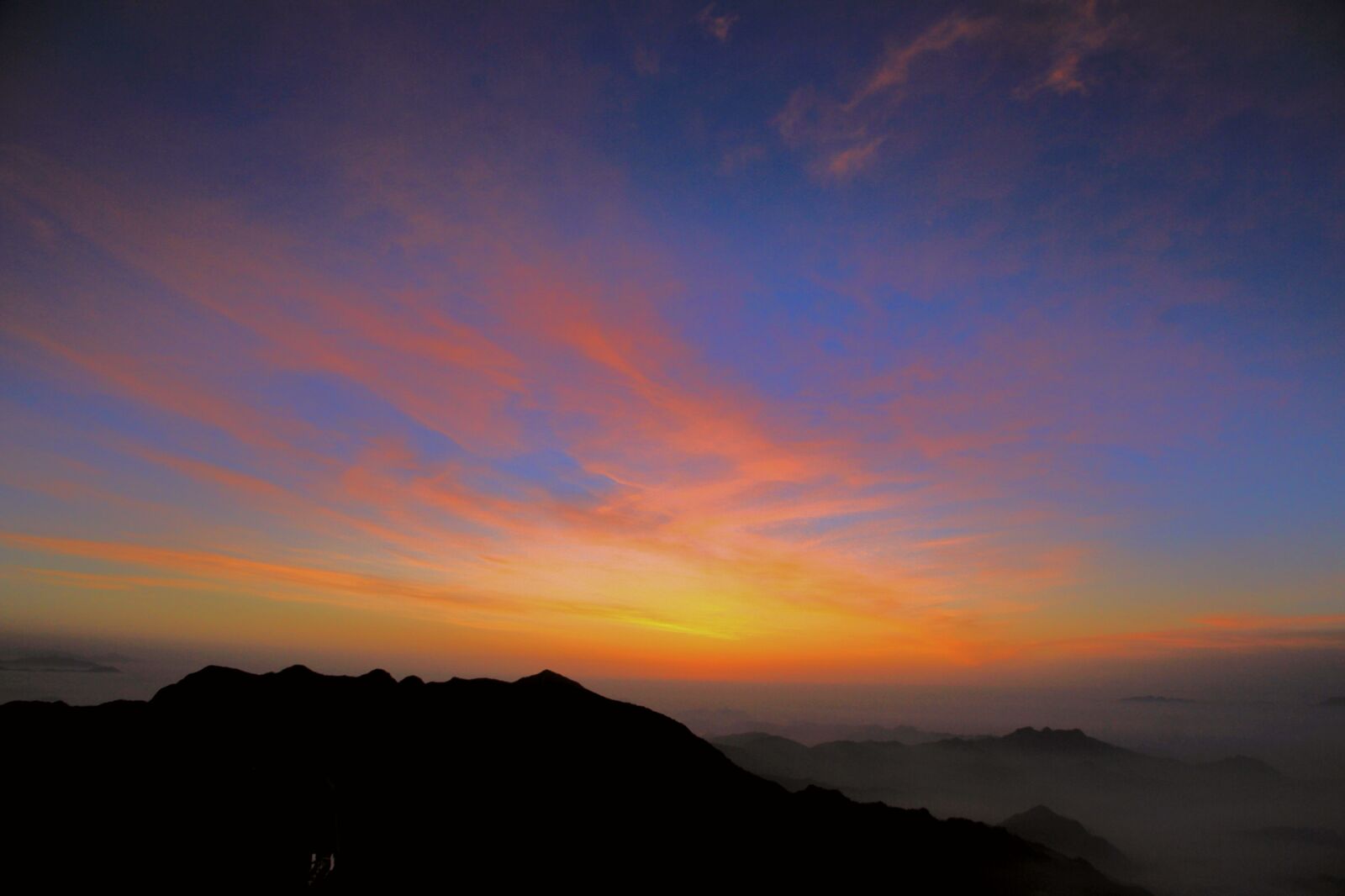 Canon EOS 7D sample photo. Sunrise, clouds, four people photography