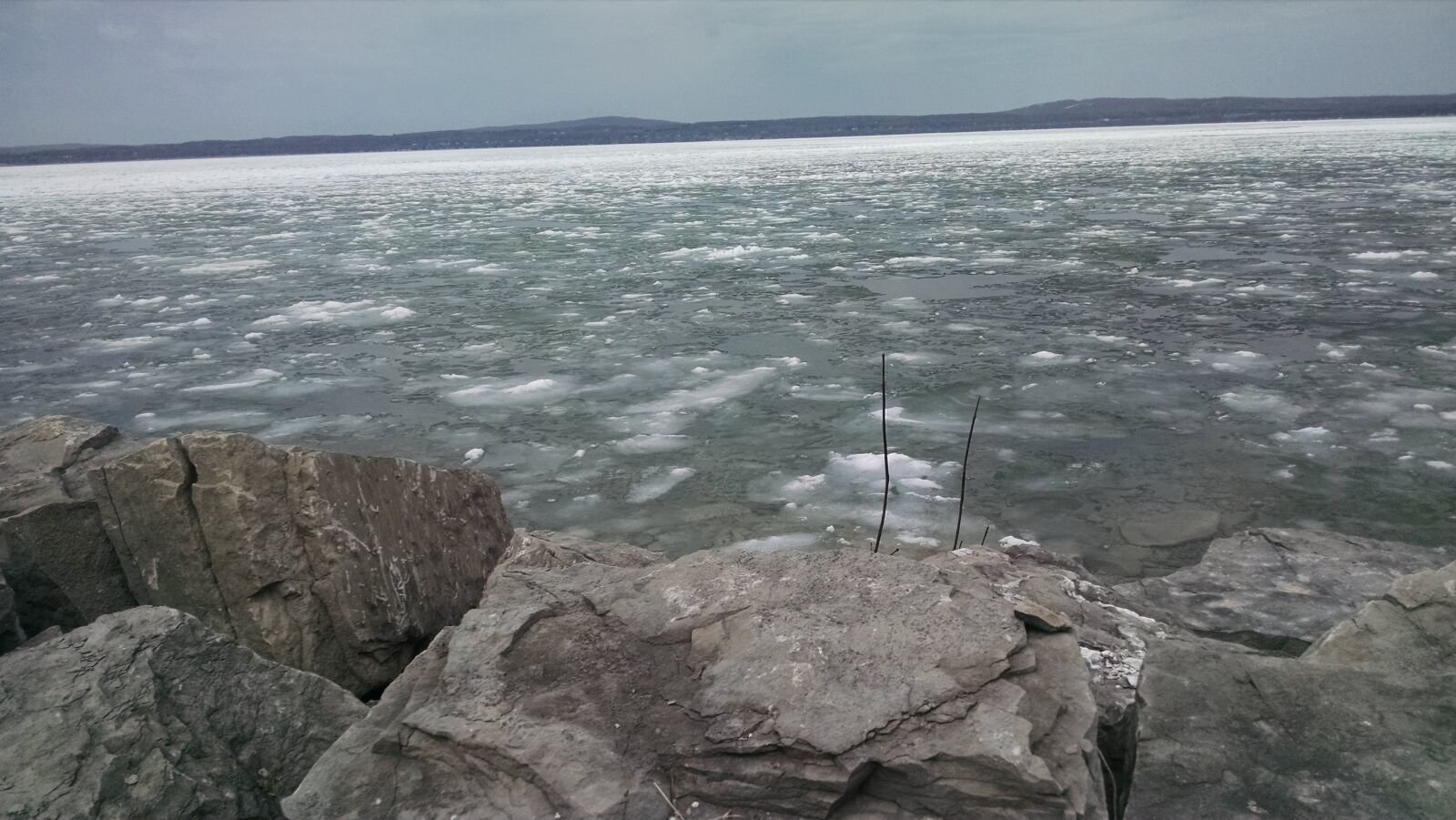 Motorola XT1080 sample photo. Icy, water, springtime photography
