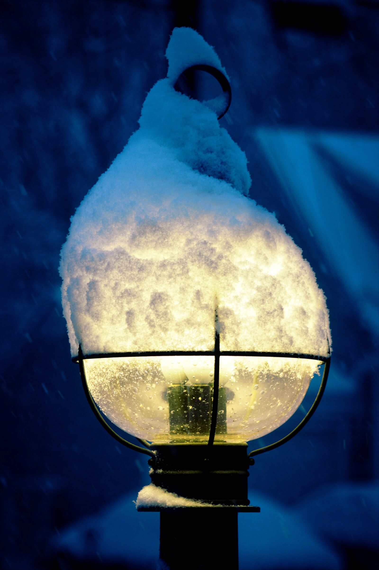 Nikon D3200 sample photo. Snow, lamppost, winter photography