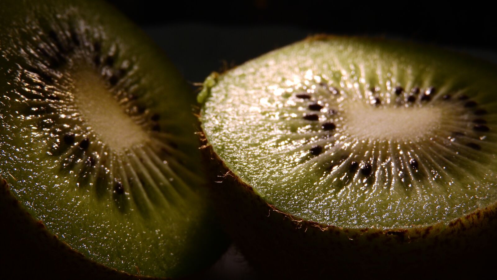 Nikon Coolpix P610 sample photo. Kiwi, seeds, apple core photography