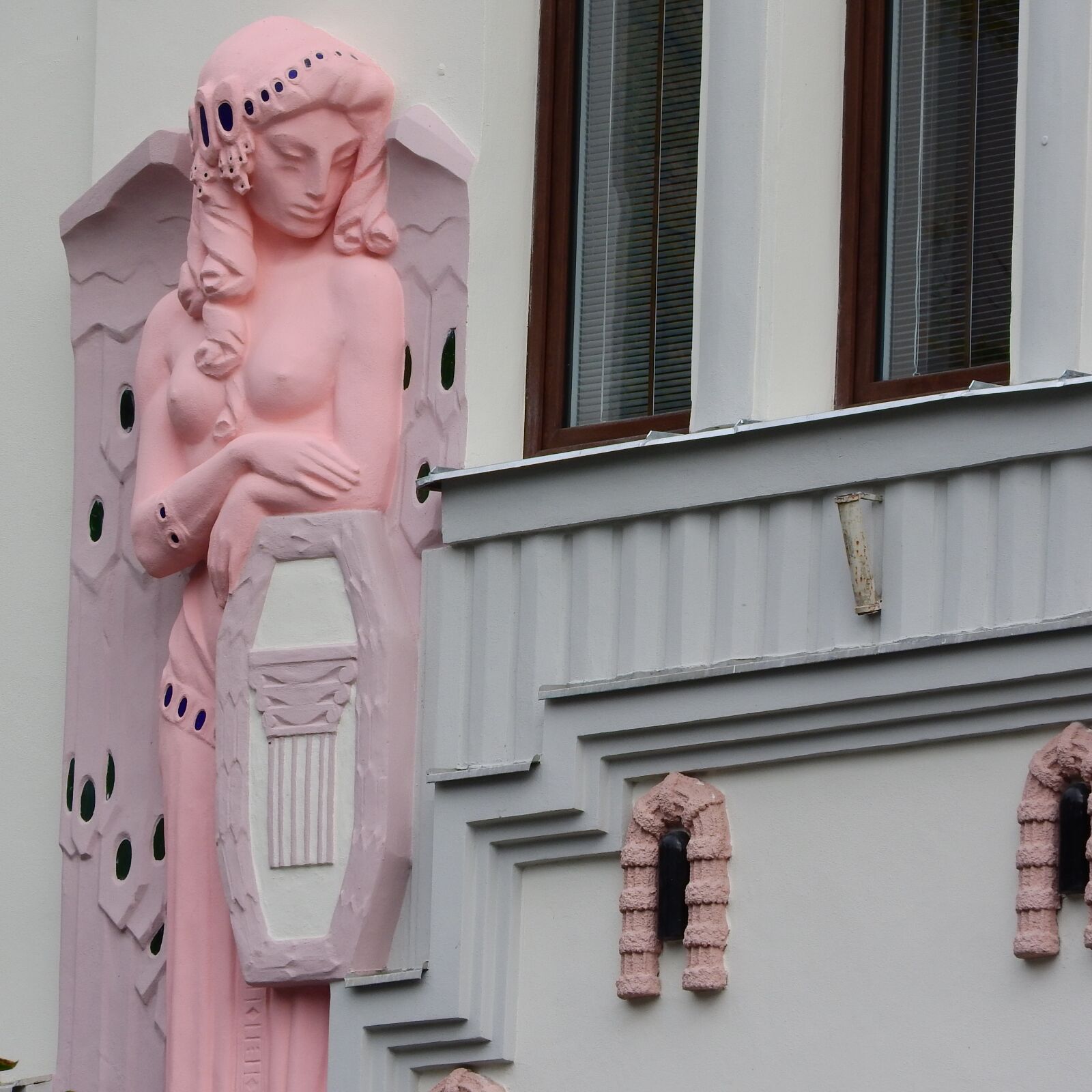 Nikon Coolpix P610 sample photo. Art nouveau house, historical photography