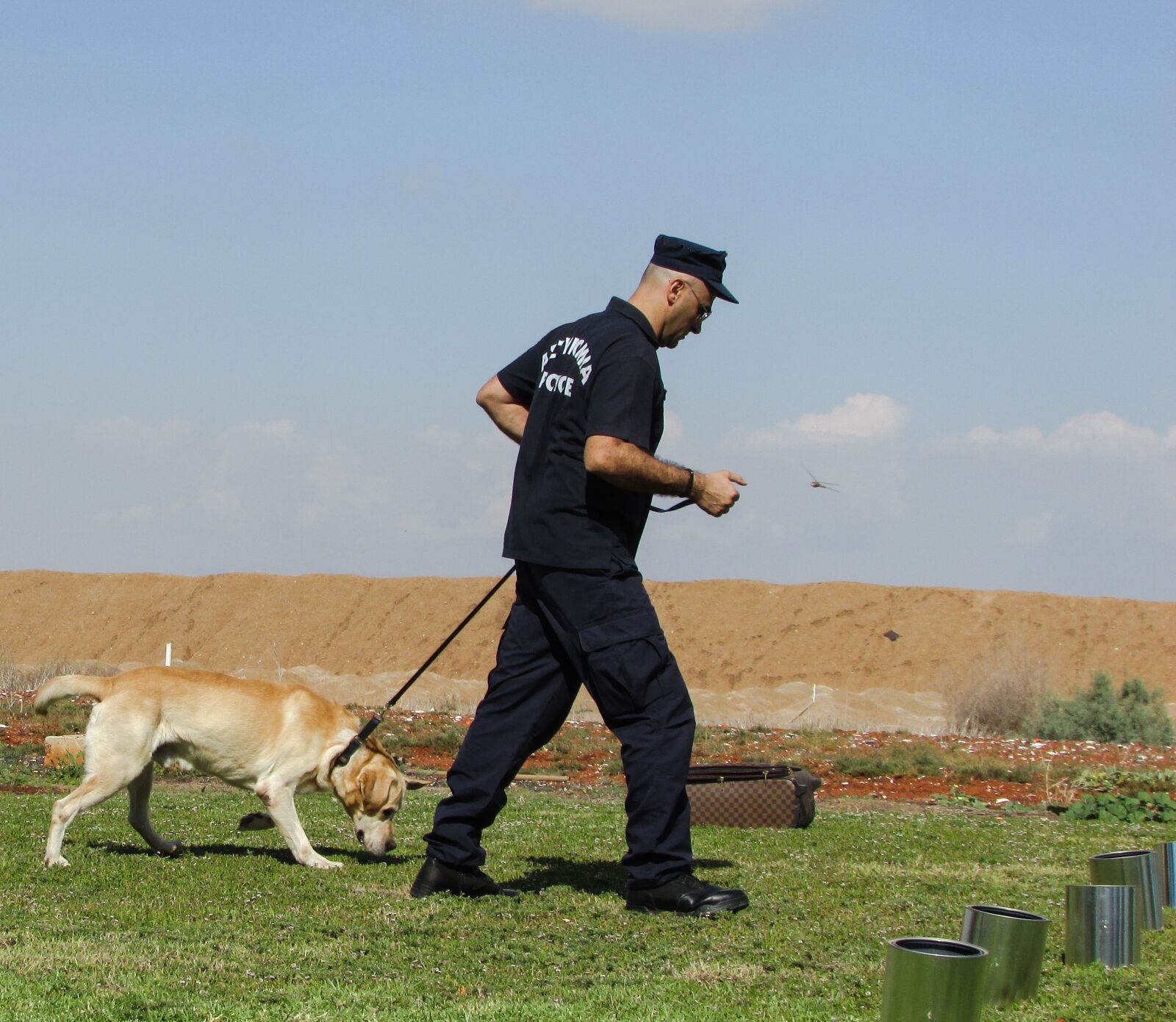 Canon PowerShot SX400 IS sample photo. Police dog, training, dog photography