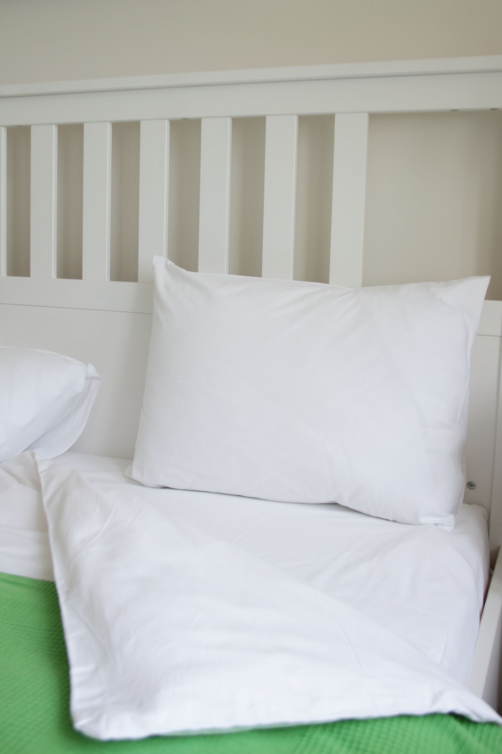 Canon EOS 7D sample photo. Apartment, bed, bedding photography