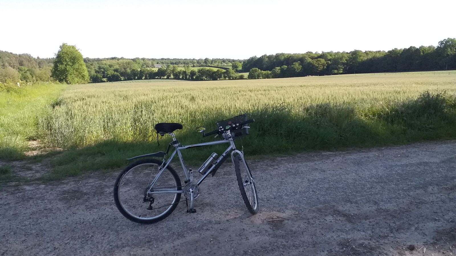Samsung Galaxy J6+ sample photo. Bike, sky, nature photography