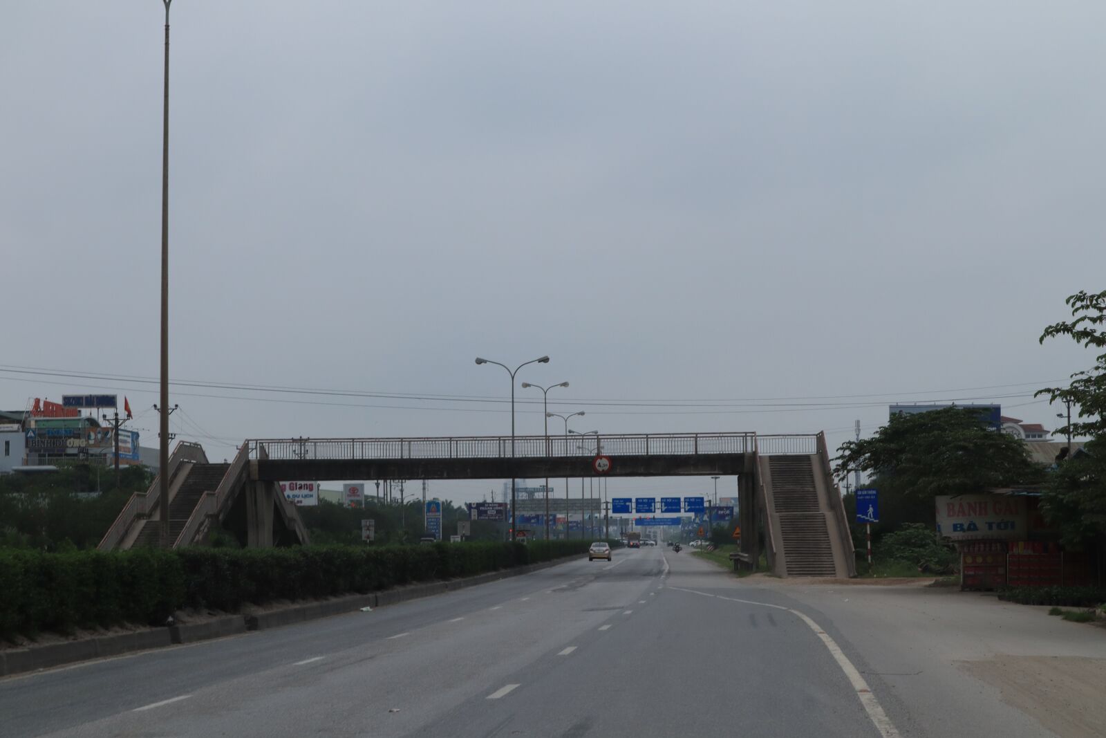 Canon EOS M50 (EOS Kiss M) sample photo. Bridge, overpass, traffic photography