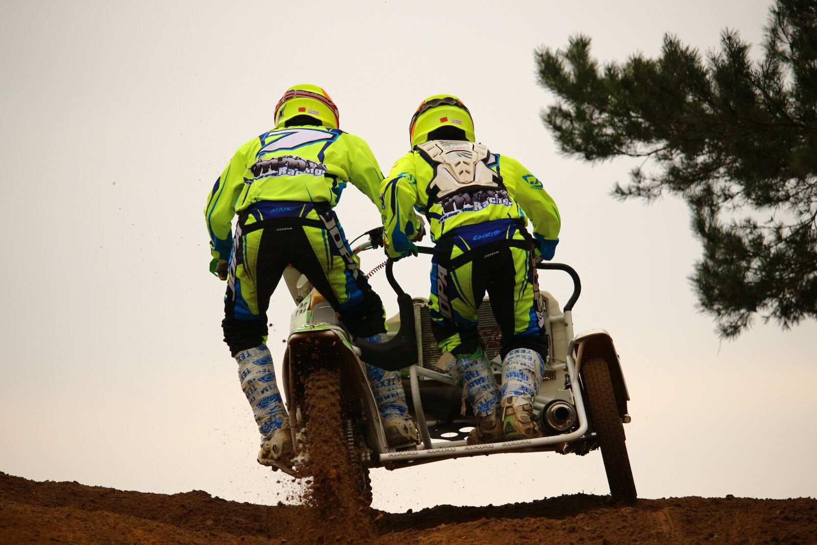 Canon EOS 100D (EOS Rebel SL1 / EOS Kiss X7) sample photo. Sidecar, motorcycle, race photography