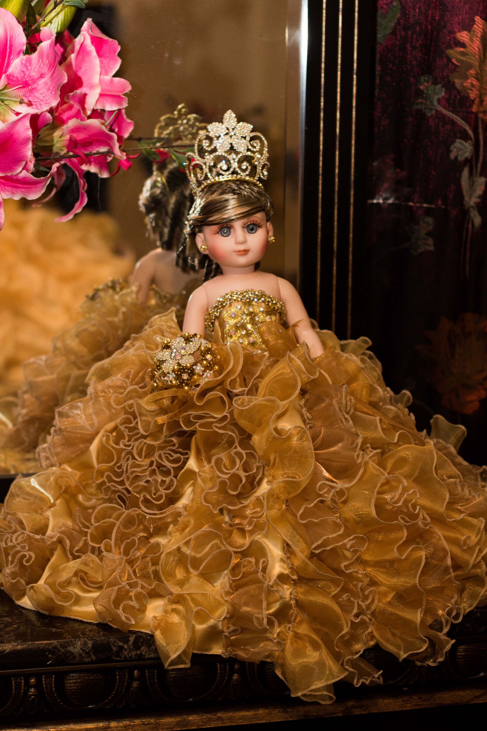 Canon EOS 650D (EOS Rebel T4i / EOS Kiss X6i) + Canon EF 50mm F1.8 II sample photo. Doll, crown, dress photography
