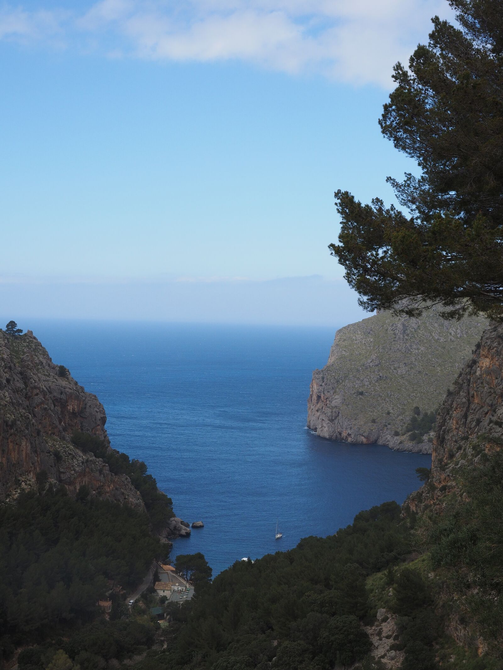 Olympus OM-D E-M1 + Olympus M.Zuiko Digital ED 12-40mm F2.8 Pro sample photo. Bay, sa calobra, bay photography