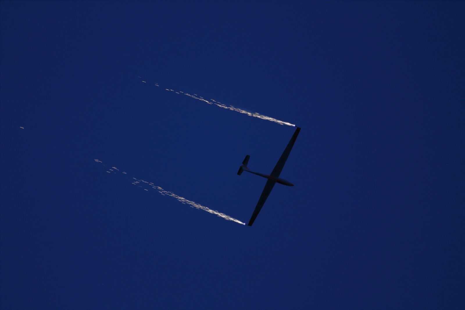 Canon EF-S 55-250mm F4-5.6 IS STM sample photo. Glider, sailplane, fireworks photography