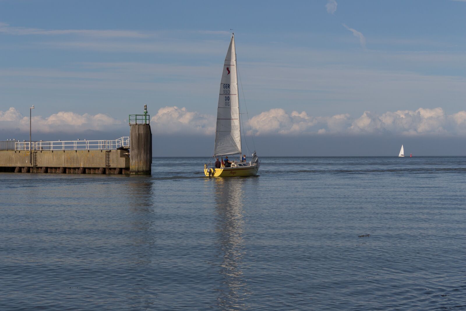 Canon EOS 700D (EOS Rebel T5i / EOS Kiss X7i) sample photo. Waters, sky, travel photography