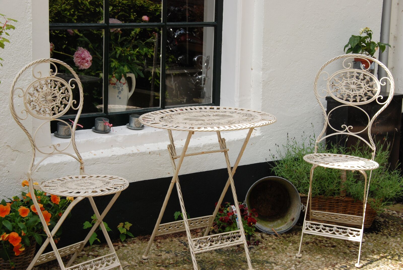 Nikon D80 sample photo. Chair, table, seat photography