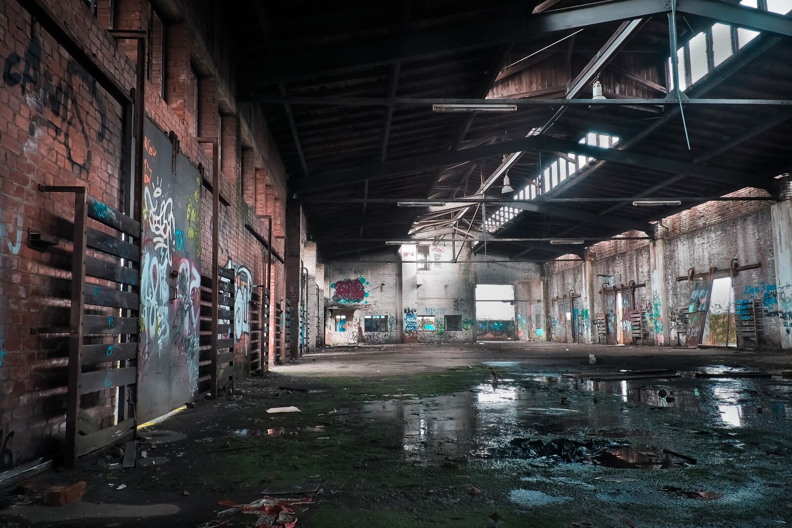 Olympus OM-D E-M10 sample photo. Lost places, old, decay photography