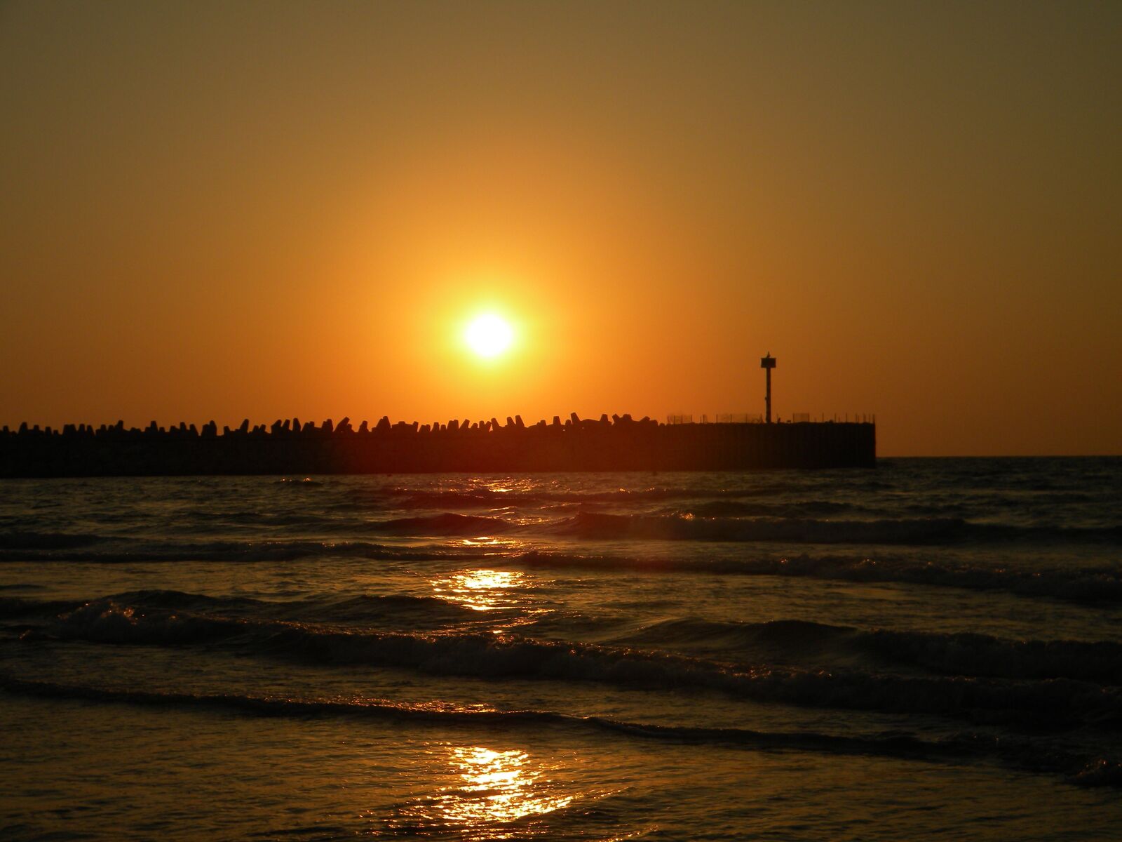 Nikon Coolpix L100 sample photo. Sunset, sea, soltse photography