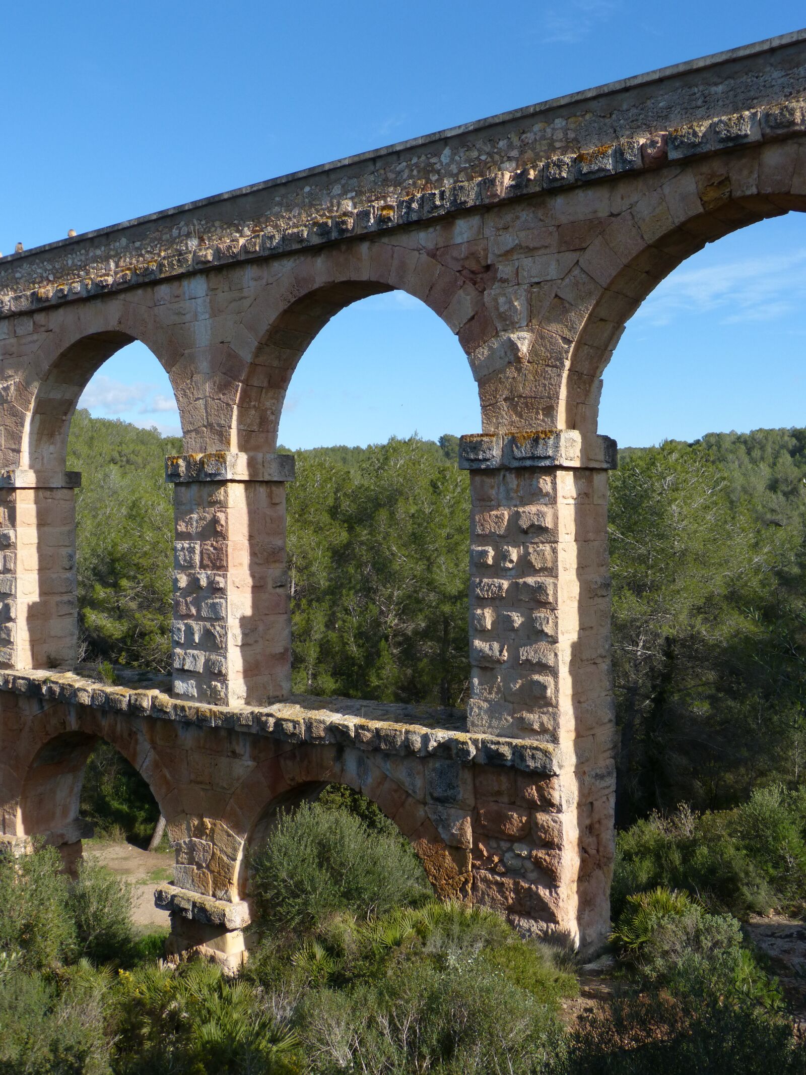 Panasonic DMC-FZ62 sample photo. Aqueduct, arches, roman photography