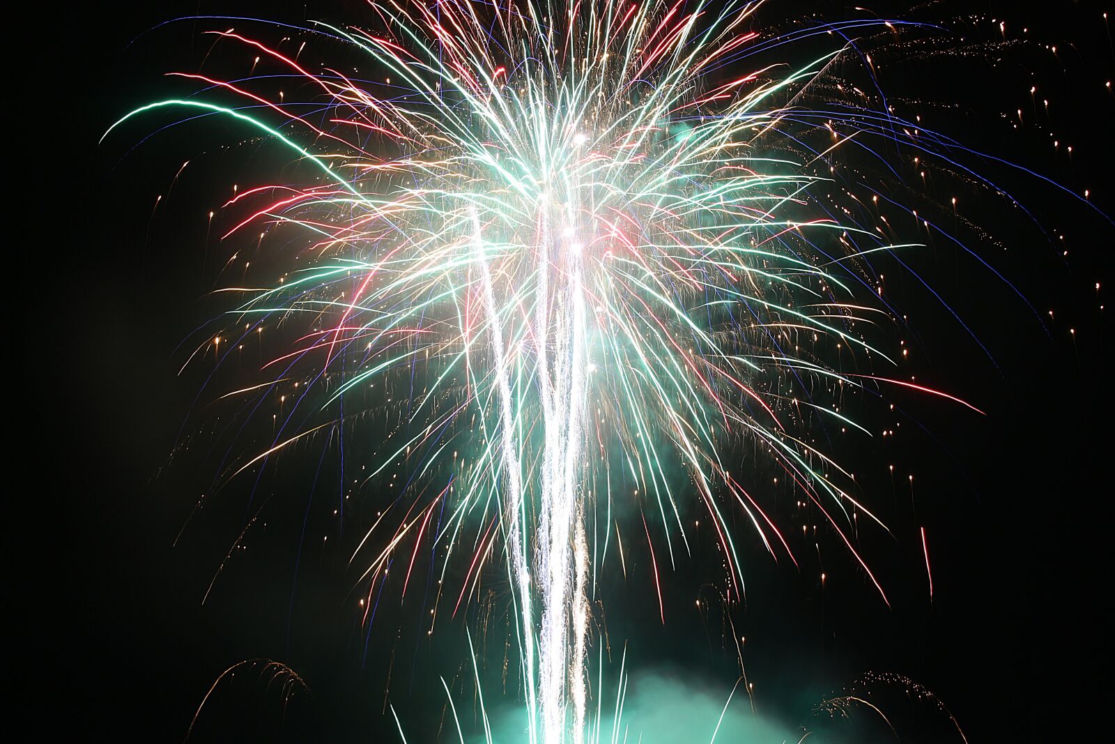 Canon EOS 650D (EOS Rebel T4i / EOS Kiss X6i) sample photo. Fireworks, pyrotechnics, fireworks art photography