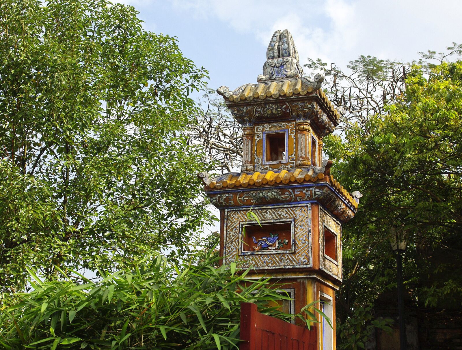 Pentax K200D sample photo. Viet nam, palace, imperial photography
