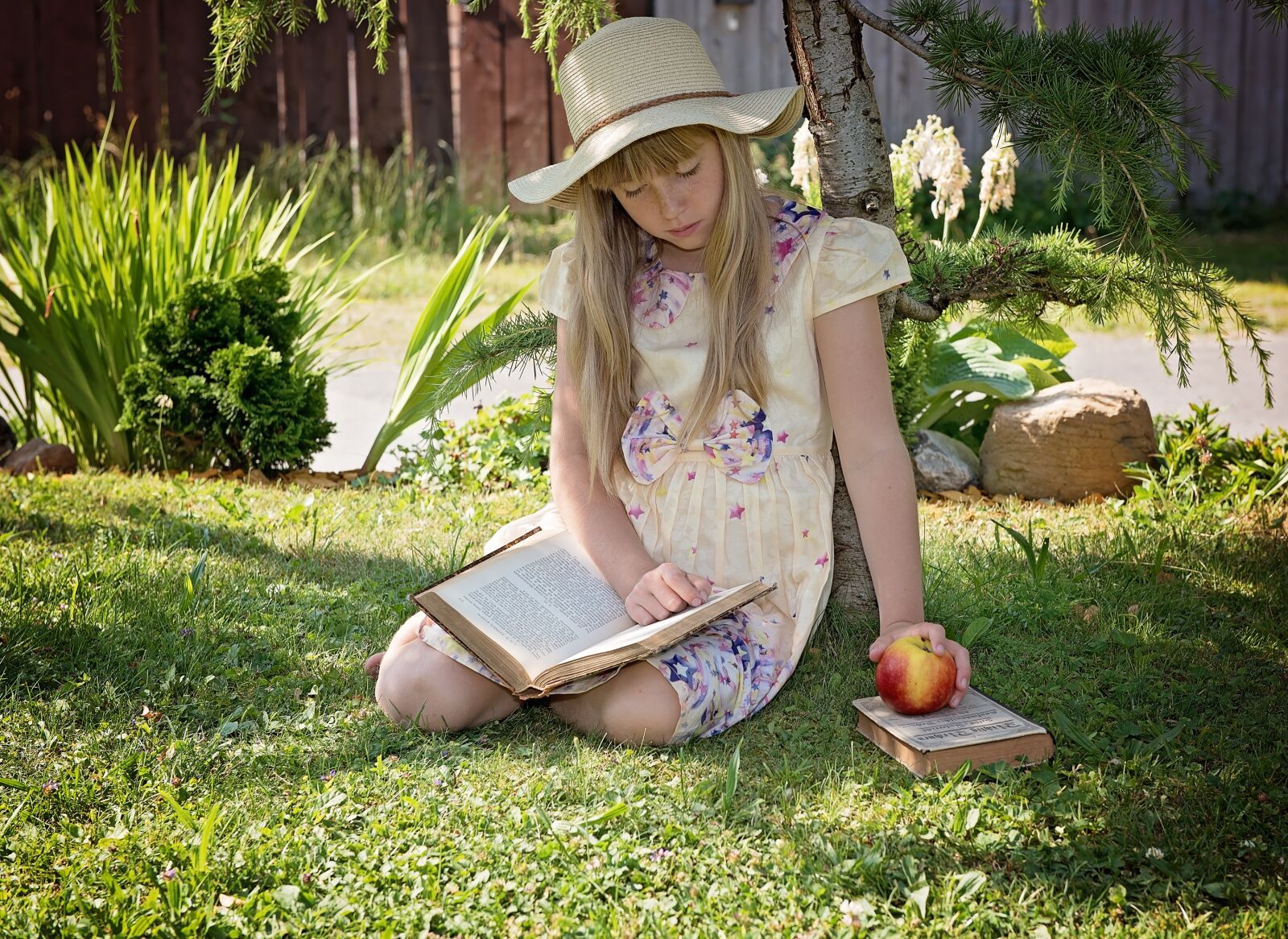 Nikon D750 sample photo. Child, girl, read photography