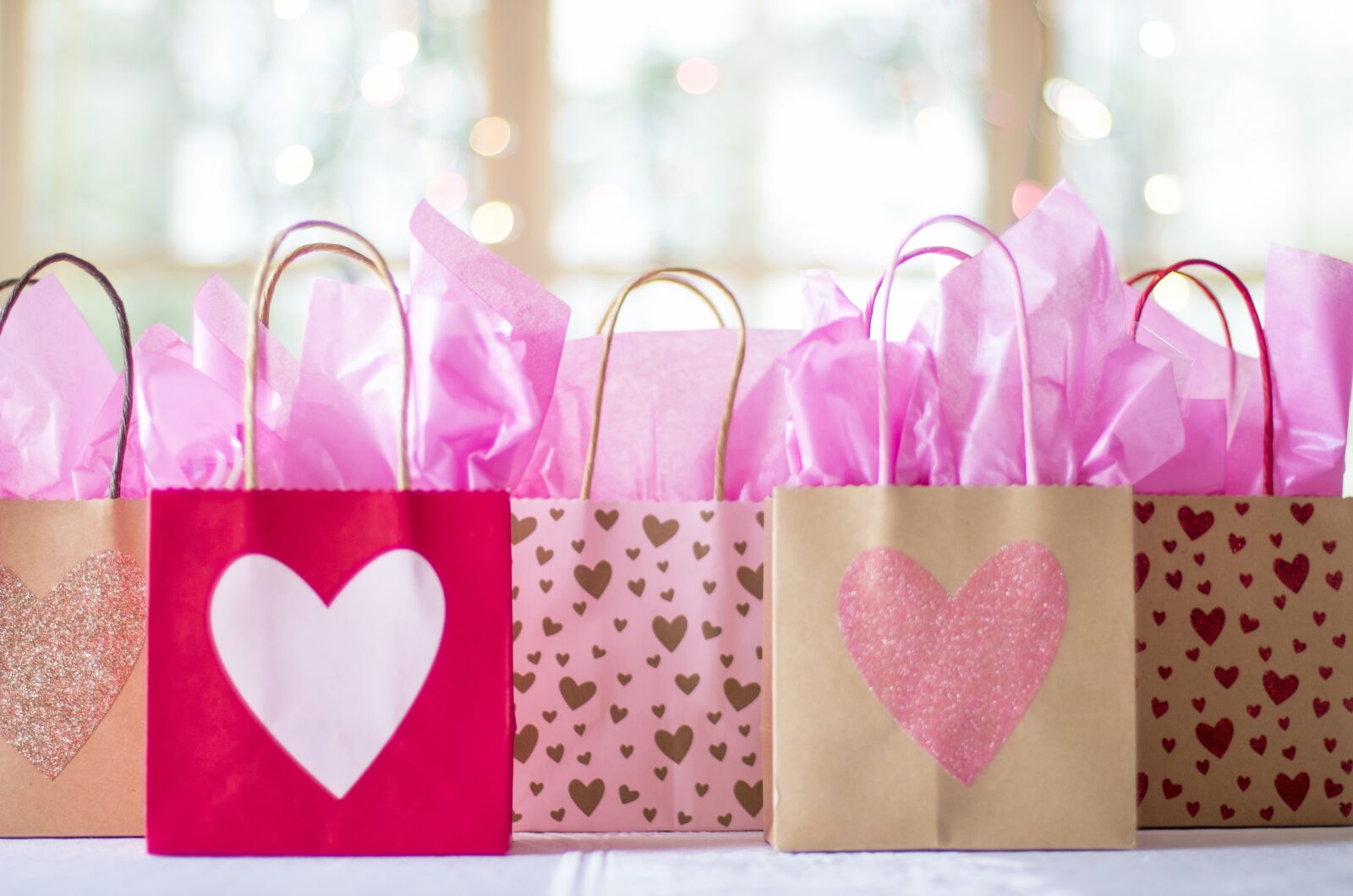 Canon EF 50mm F1.4 USM sample photo. Gift bags, sale, presents photography